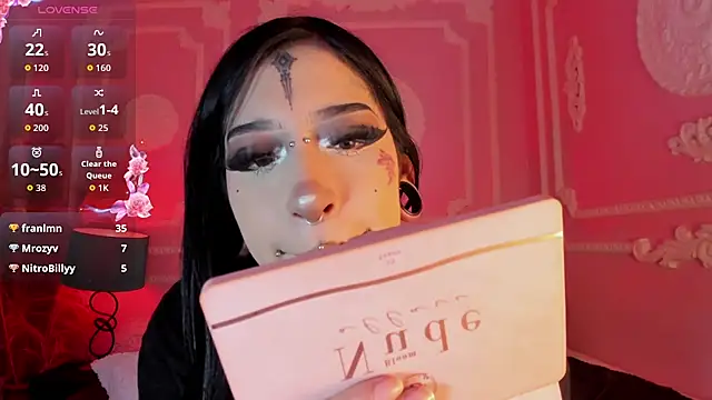 Kat_VonDe Chat XXX in diretta