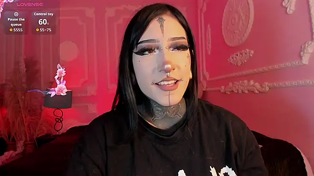 Kat_VonDe's Live XXX Chat