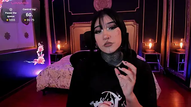 Kat_VonDe live XXX chat