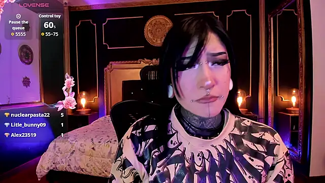 Kat_VonDe's Live Chat Room