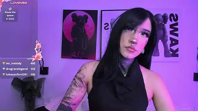 Kat_VonDe's Live XXX Chat