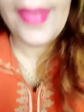 Naughty-Yousra's Webcam Show