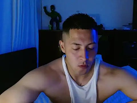 Spilios_low's Webcam Show