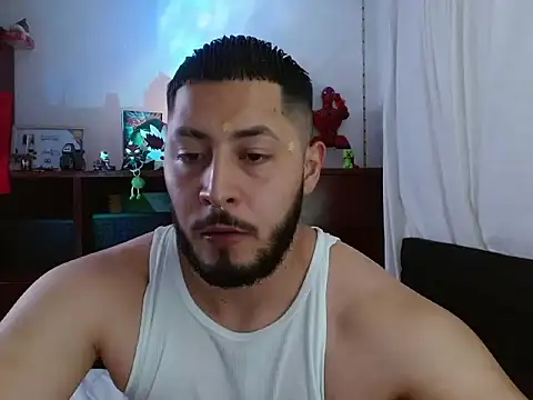 Spilios_low: διαδικτυακό σόου στην κάμερα