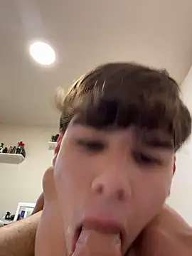Jgucfubcd Webcam-Show