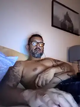 הופעת וובקאם של Tattoos77