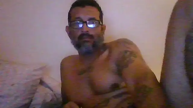 Tattoos77: διαδικτυακό σόου στην κάμερα