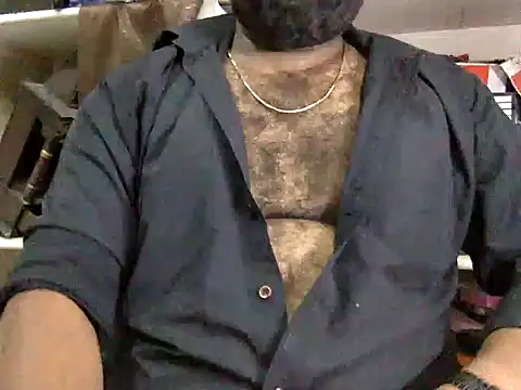 naughtydaddyy webcam show