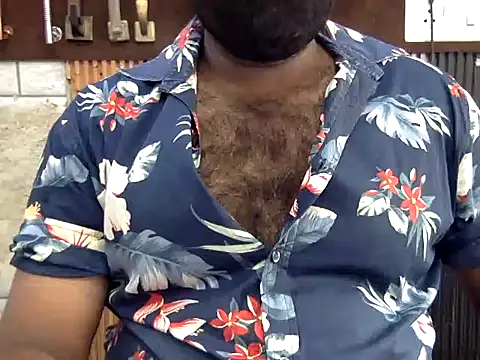 הופעת וובקאם של naughtydaddyy