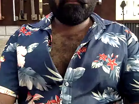 naughtydaddyy webcam show