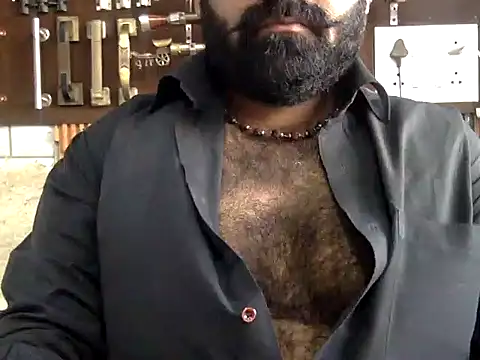 Pokazy przed kamerką – hairy_indian_dad