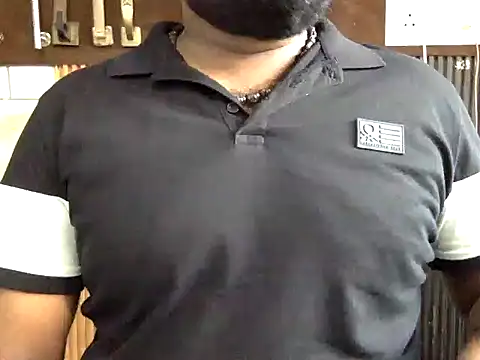 hairy_indian_dad Show in webcam