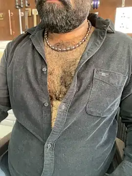 hairy_indian_dad webkamerás műsora