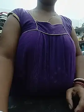 Hot-Tinaa লাইভ XXX চ্যাট