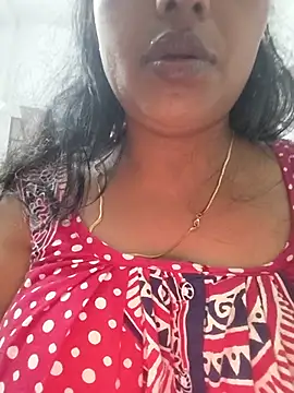 Chat +18 de Hot-Tinaa ao vivo
