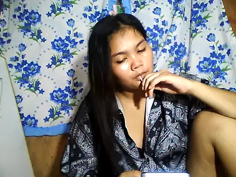 Webkamerová show PinaySkinnyJust18