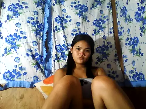 Webkamerová show PinaySkinnyJust18