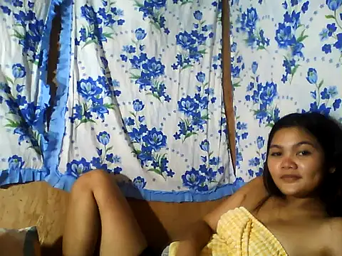 PinaySkinnyJust18 Webcam-Show