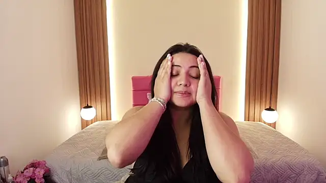 IvonneRoss_ Obrolan Langsung XXX