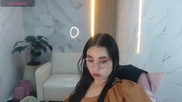 Qetsyah_tf's Live XXX Chat