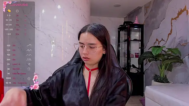 Онлайн чат XXX Qetsyah_tf