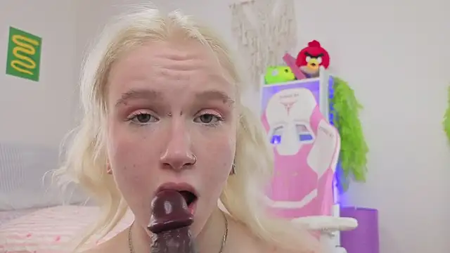 Mia_WaterFall's Webcam Show