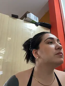 Phòng Chat Trực Tiếp KathiaJenner