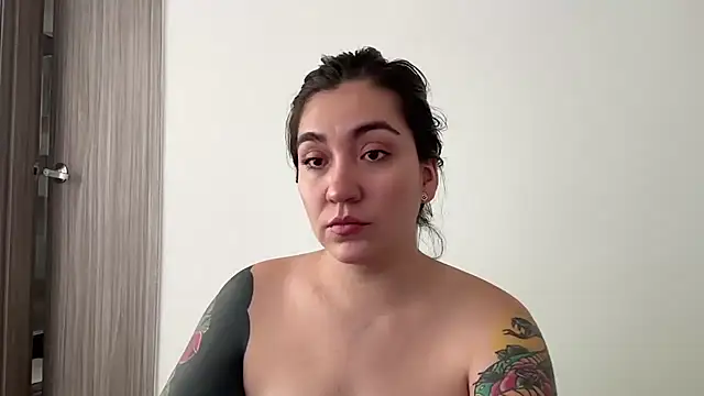 KathiaJenner 라이브 XXX 채팅