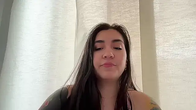 แชท XXX สดของ KathiaJenner