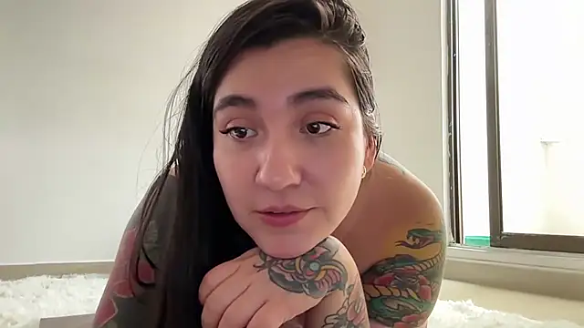 Chatroom XXX en direct de KathiaJenner