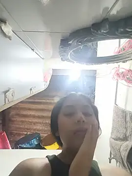 הופעת וובקאם של cristal_adams11