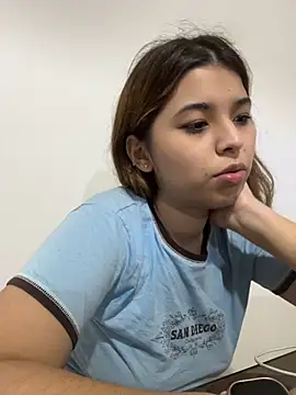 baddieasiantv Adlı Modelin Canlı XXX Sohbeti