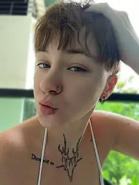 IceMur Adlı Modelin Canlı XXX Sohbeti