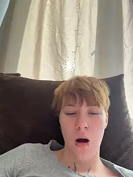 IceMur live XXX chat