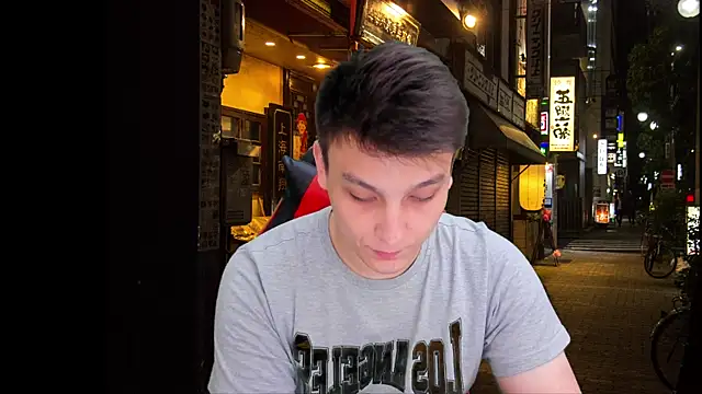 Justin_time111: διαδικτυακό σόου στην κάμερα