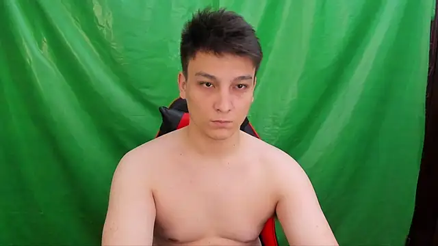 Justin_time111 élő XXX-chatje