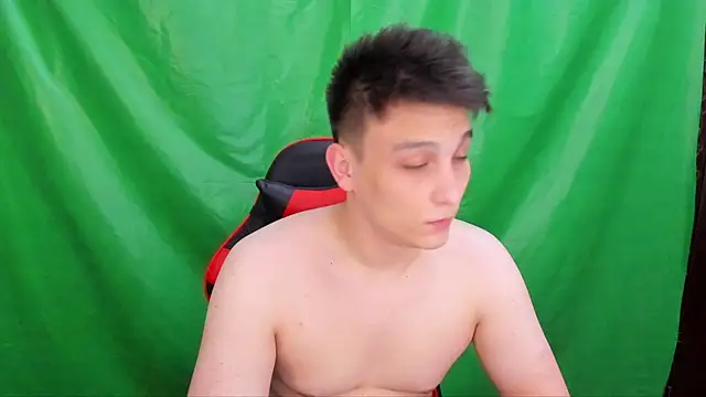 Pokazy przed kamerką – Justin_time111