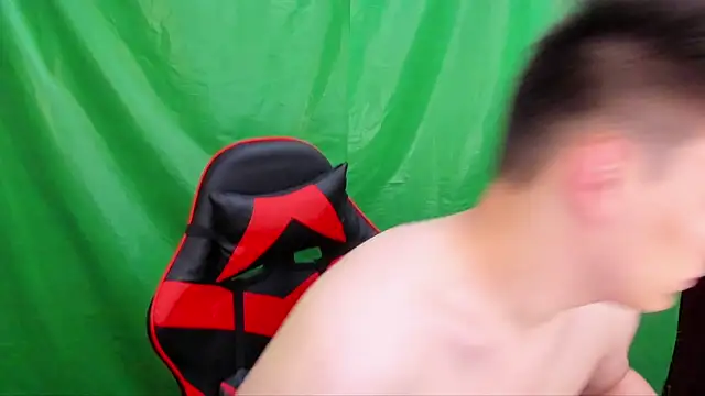 Pokazy przed kamerką – Justin_time111