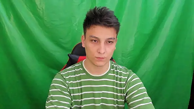 Pokazy przed kamerką – Justin_time111