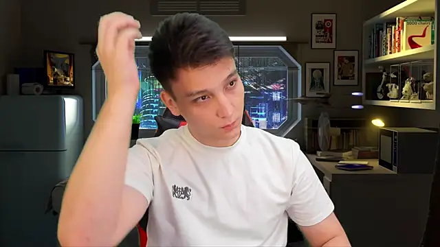 הופעת וובקאם של Justin_time111
