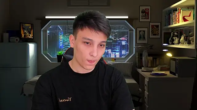 הופעת וובקאם של Justin_time111