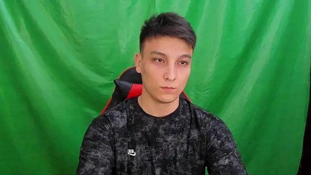 הופעת וובקאם של Justin_time111