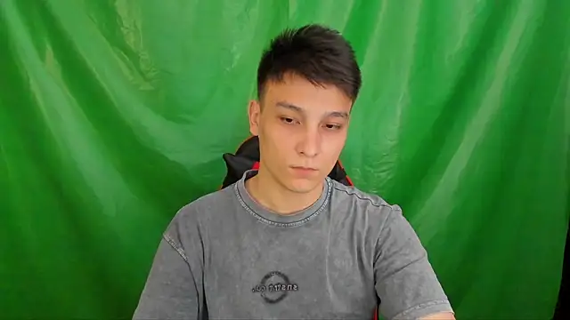 Show modela Justin_time111 na web-kameri