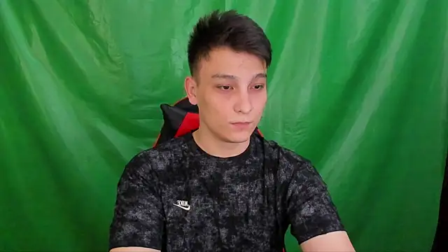 Pokazy przed kamerką – Justin_time111