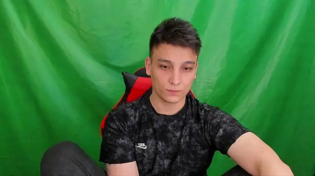 Pokazy przed kamerką – Justin_time111