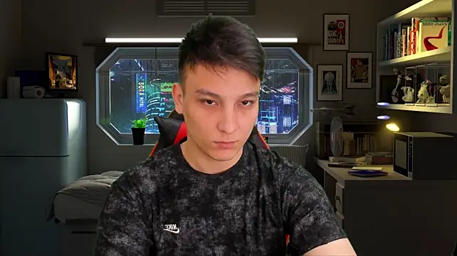 הופעת וובקאם של Justin_time111