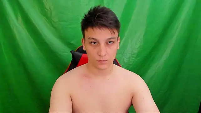 Show modela Justin_time111 na web-kameri