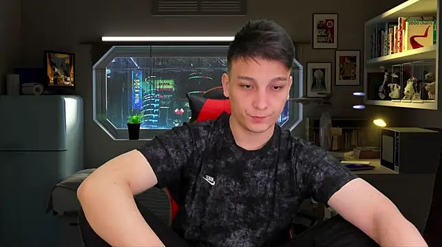 Justin_time111: διαδικτυακό σόου στην κάμερα