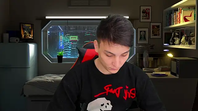 הופעת וובקאם של Justin_time111