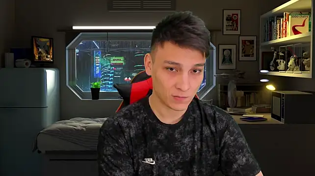 הופעת וובקאם של Justin_time111